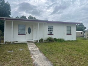 Building Photo - Cute Remodeled Deltona Beauty Call Sheila C 407-687-7900