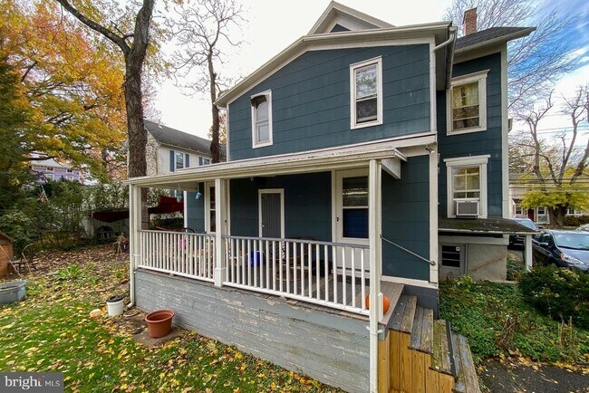 Building Photo - 10 Princeton Ave