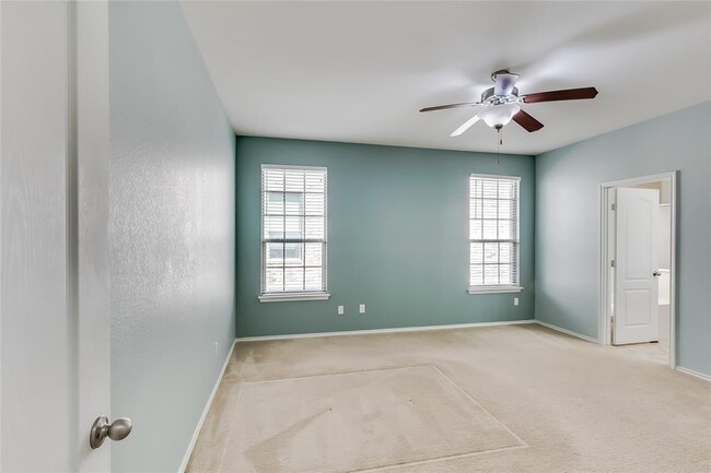 Building Photo - 868 Water Hyacinth Loop