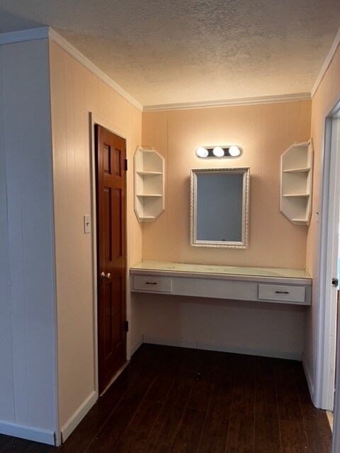 Building Photo - 2306 Quail Hollow Dr