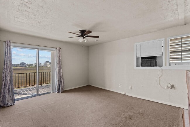 Building Photo - Cute 2 Bedroom/ 1 Bath in the Heart of Galveston
