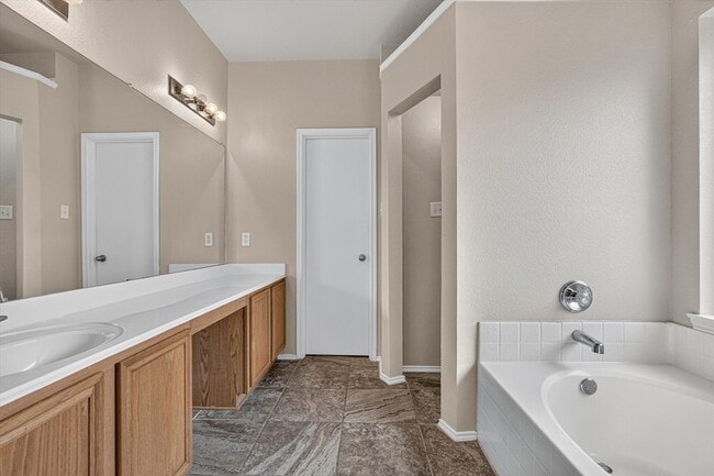 Building Photo - 1412 Constantina Dr