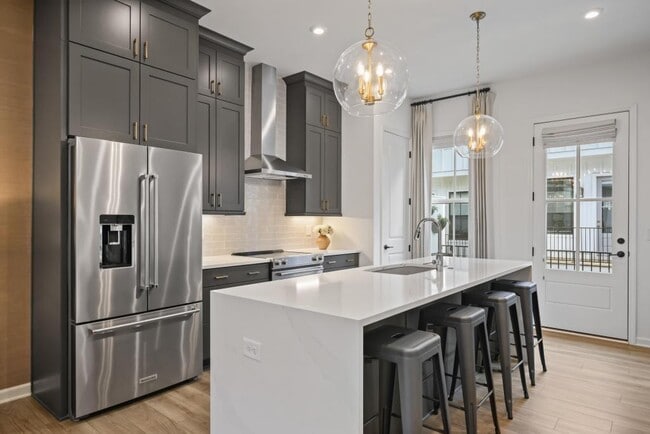 Building Photo - 121 Chestnut Cir