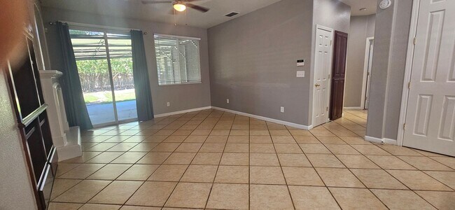 Building Photo - 5796 Bridgecross Dr