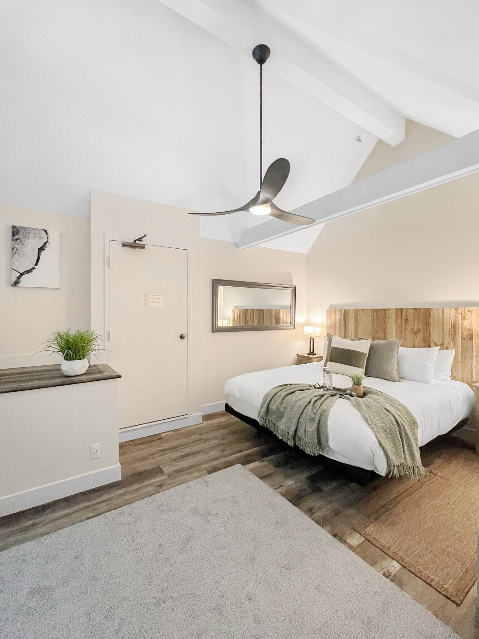 Building Photo - 1385 Lowell Ave