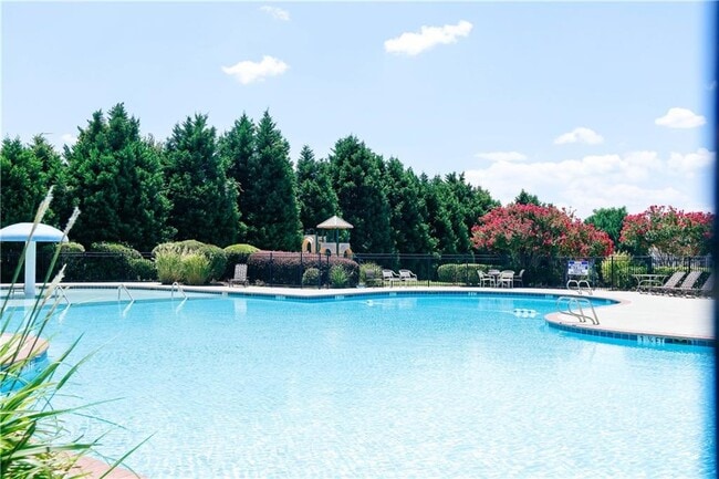 Building Photo - 1939 Durwood Ln