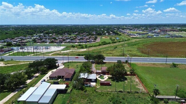 Building Photo - 3208 N Westgate Dr