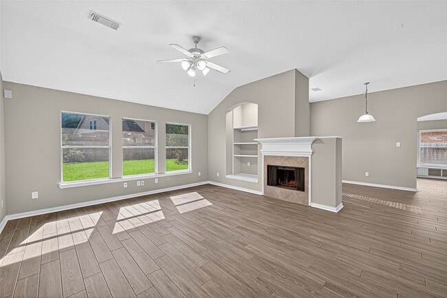 Building Photo - 7527 Rain Meadow Ln