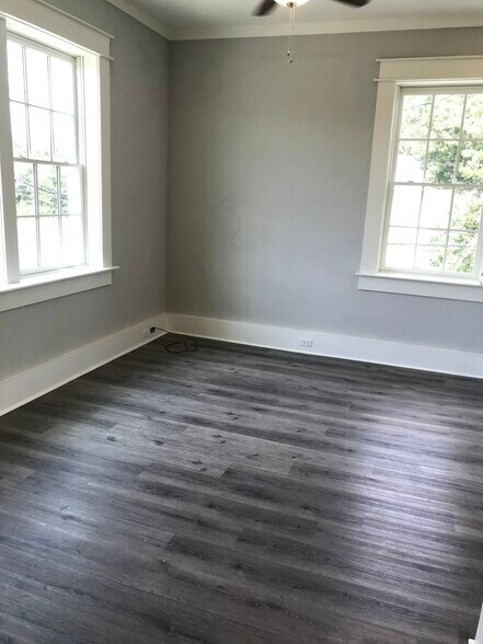 Living Area - 1509 Highland Rd