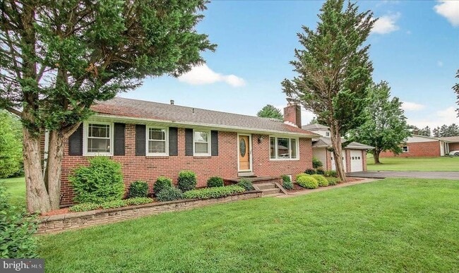 Building Photo - 7203 Peekskill Dr