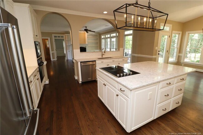 Building Photo - 110 Guymon Ct