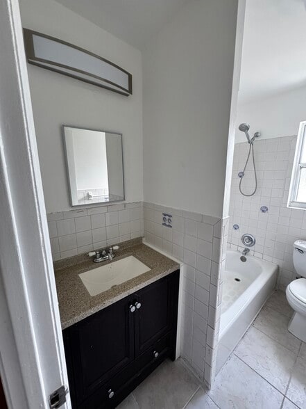 Building Photo - 3403 Rostan Ln
