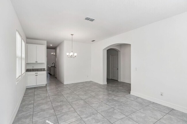 Building Photo - Amazing 5/3.5/2 House in The Reserve at Pine Tree