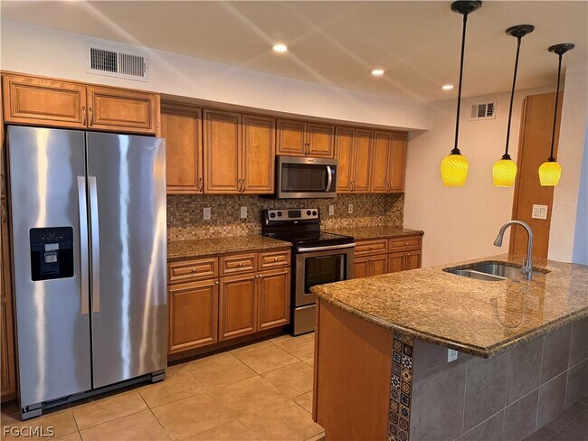 Building Photo - 12750 Equestrian Cir