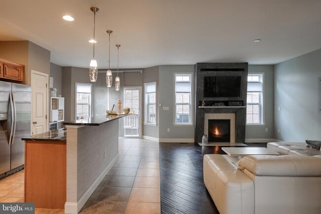 Building Photo - 5 Vista Cir