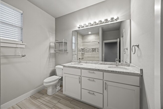 Building Photo - 2051 S Florida Way