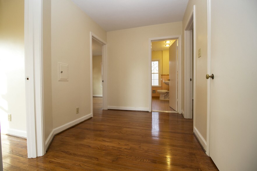 Building Photo - 3139 Cheltenham Rd