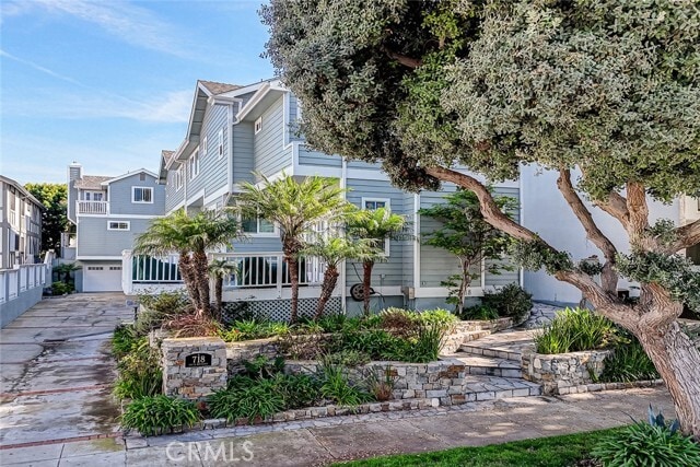 Primary Photo - 718 S Broadway