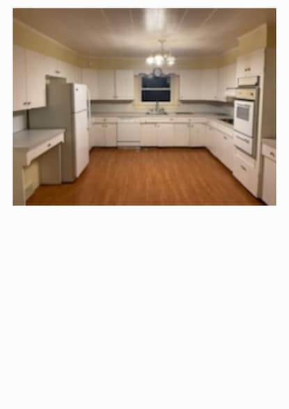 Building Photo - 23 E Main St