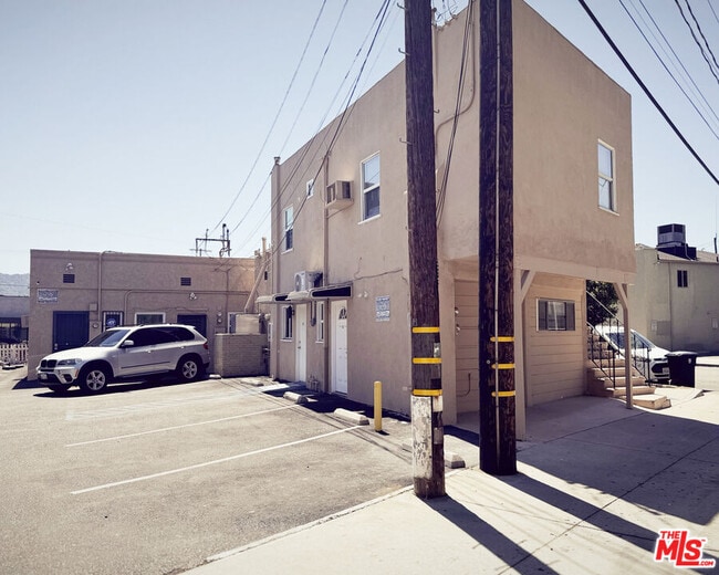 Building Photo - 112 N Lincoln St