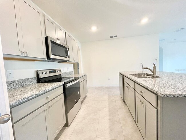 Building Photo - 5610 Galloping Dr