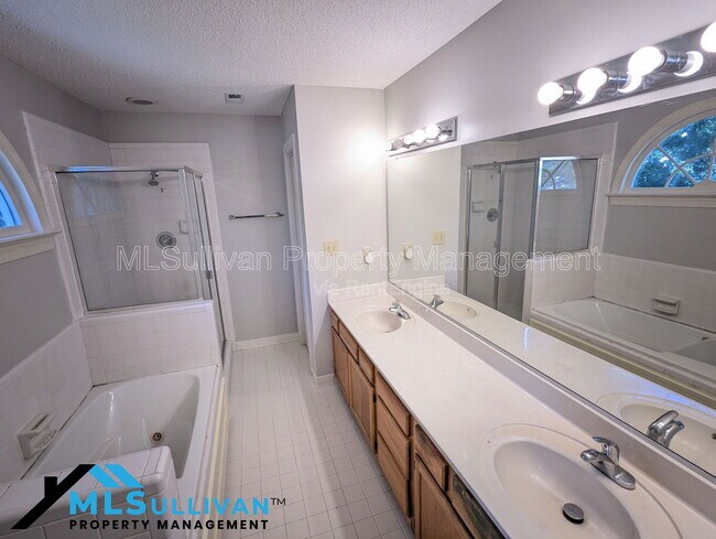 Building Photo - 4101 Grove Ridge Dr