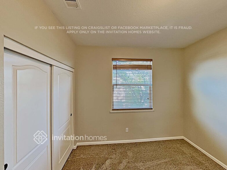 Building Photo - 2405 White Dr