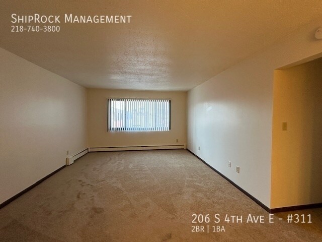 Building Photo - 206 S 4th Ave W