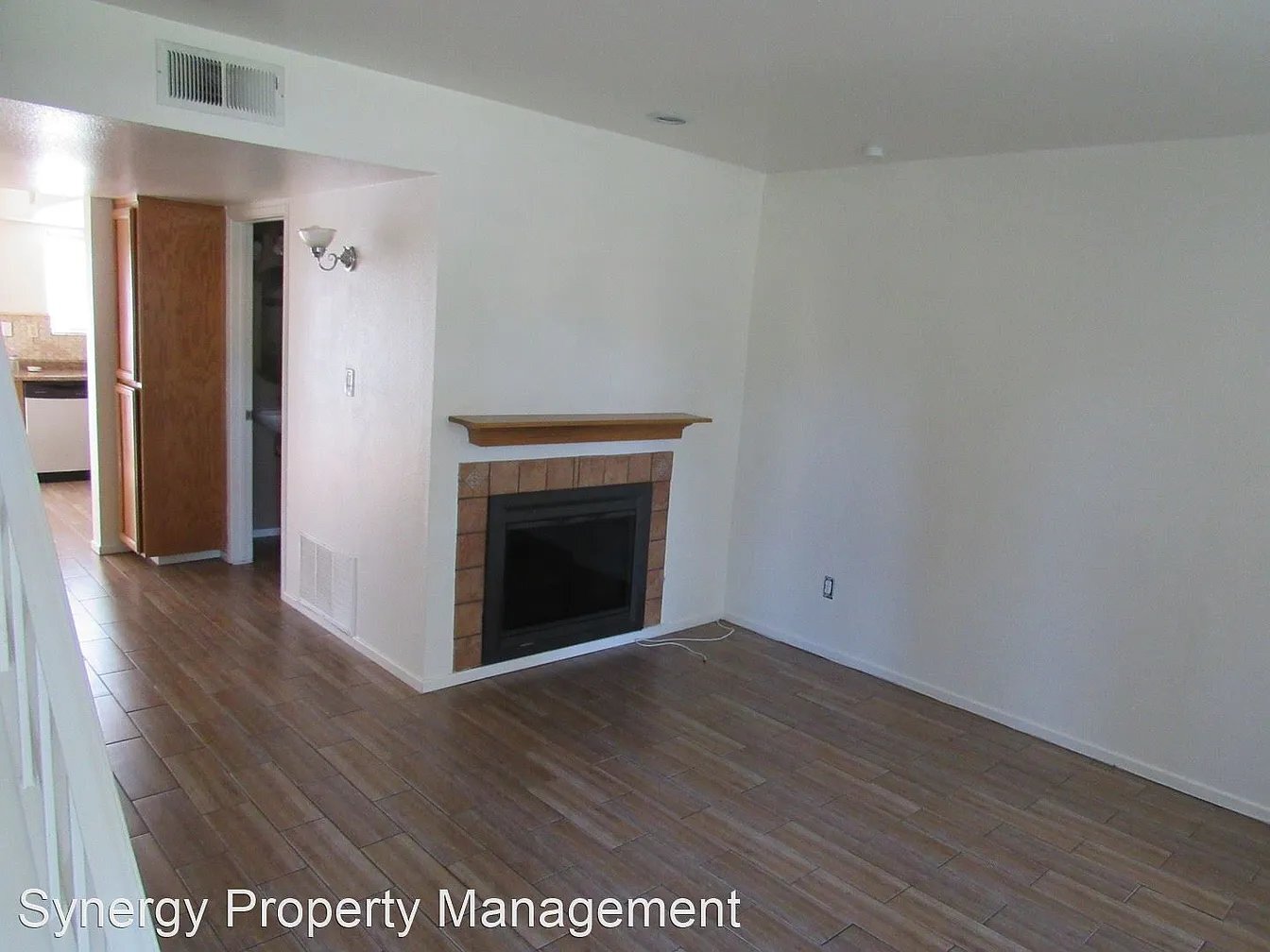 Building Photo - 2600 Brookside Dr