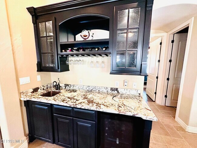 Building Photo - 6268 Wildwood Ct