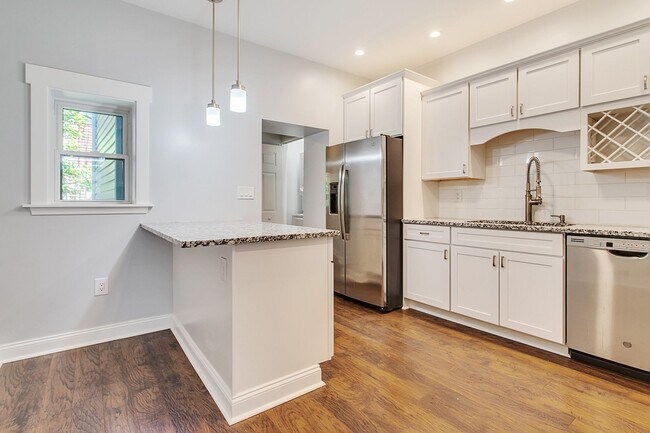 Building Photo - Beautiful 4 Bed 3 Bath Home in Lawrenceville!