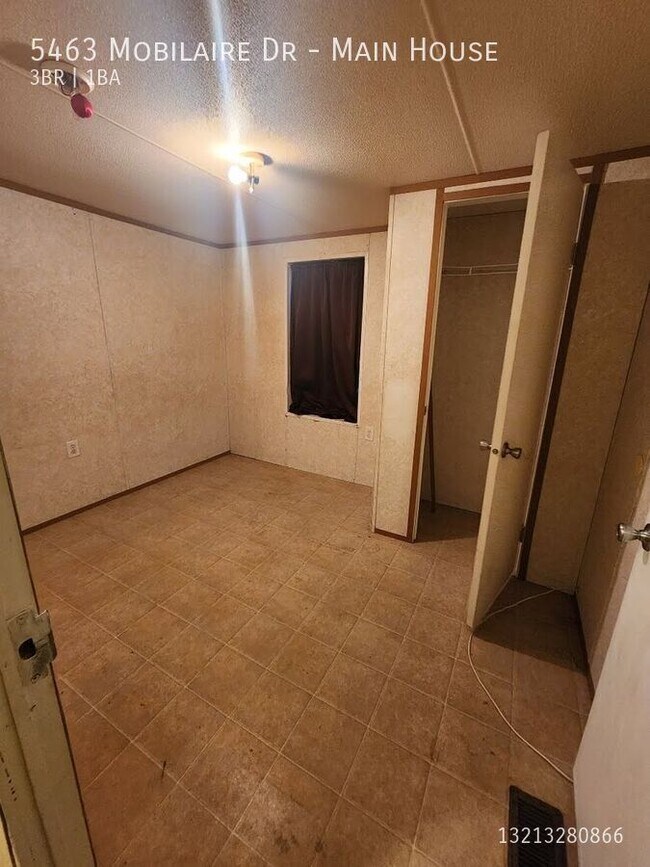 Building Photo - 5463 Mobilaire Dr