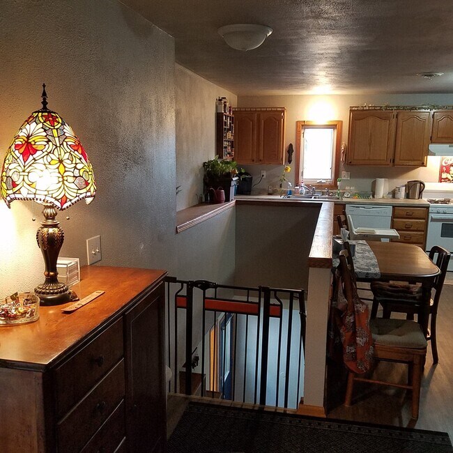 Building Photo - 1040 Cedar St