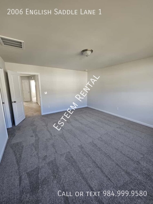 Building Photo - 2006 English Saddle Ln