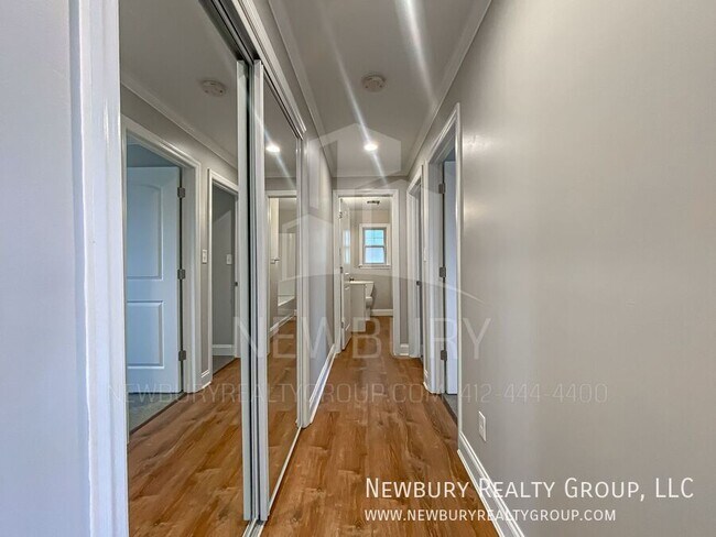 Building Photo - 305 San Juan Dr