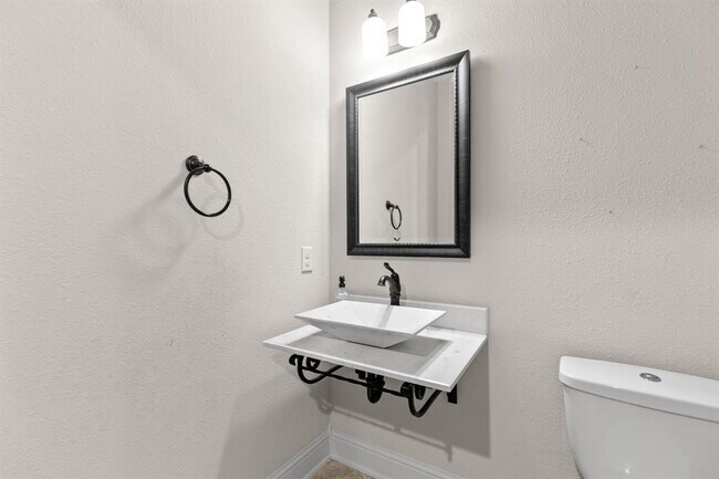 Building Photo - 18900 N Bee Cave Springs Cir