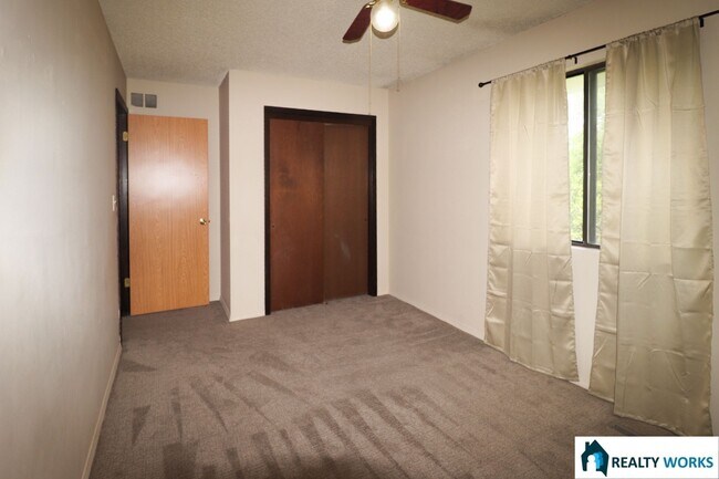 Building Photo - 3920 Sweetbriar Ln