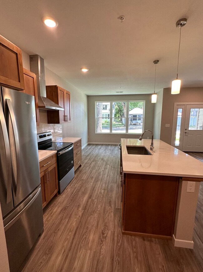 Building Photo - 1112 12th St N