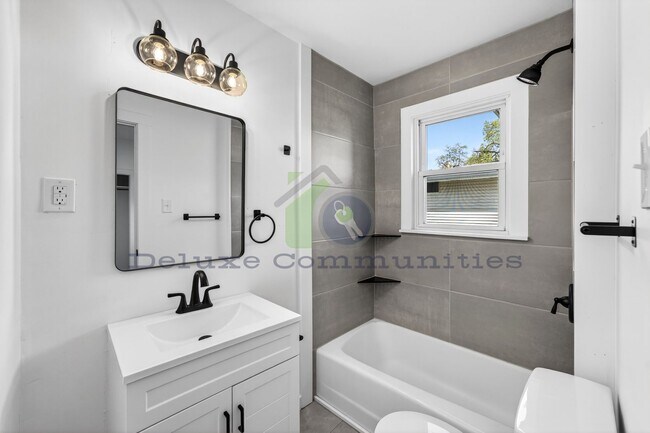 Building Photo - 851 Worden St SE