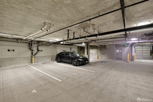 Building Photo - 570 Innes Ave