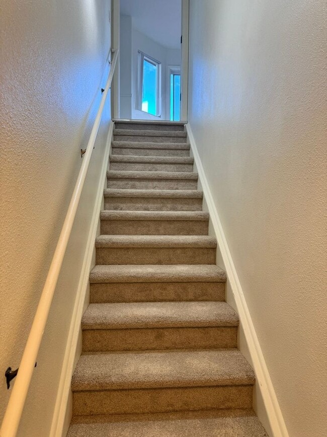 Building Photo - 1613 Summerset Dr