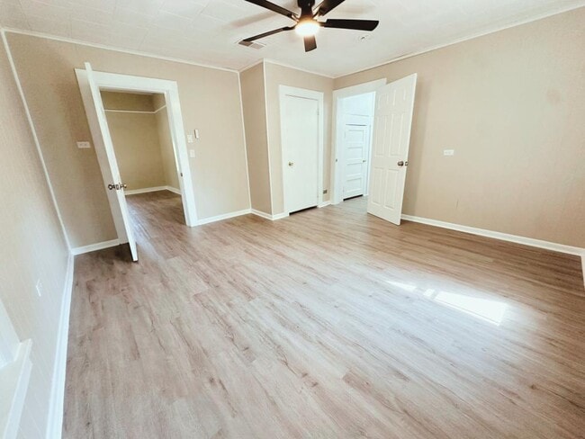 Building Photo - 1016 Sulphur Springs Rd