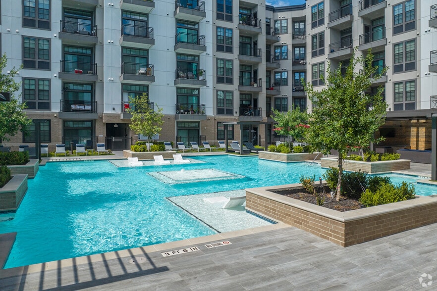 Primary Photo - Bellrock Sawyer Yards