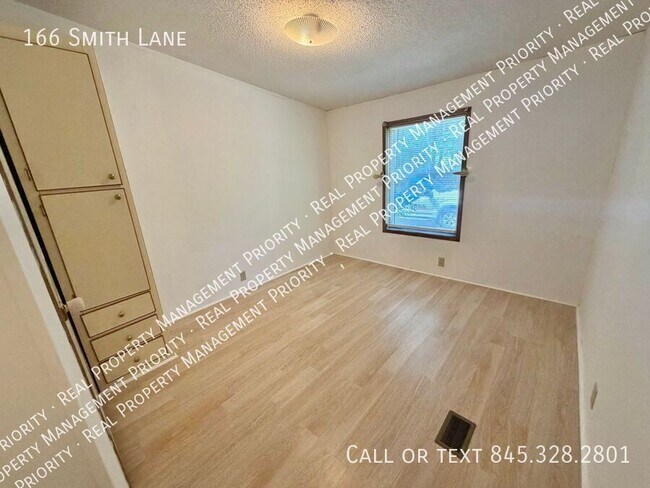 Building Photo - 166 Smith Ln