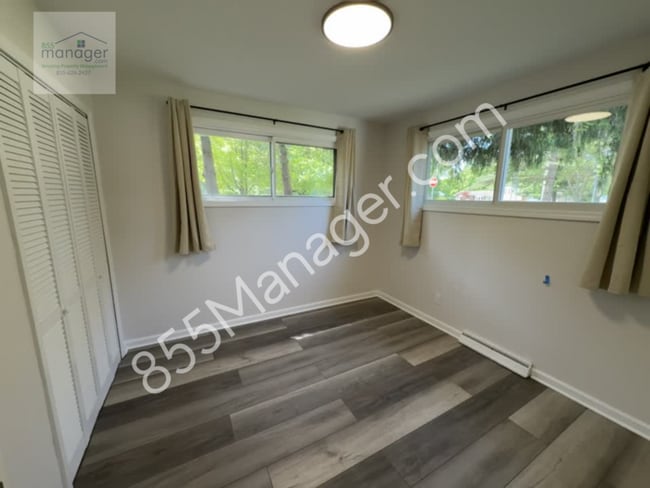 Building Photo - Fully Renovated 3-Bedroom Home with Sunroo...