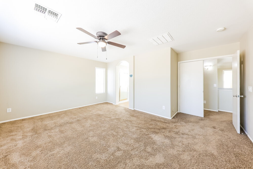 Building Photo - 2319 W Running Deer Trl