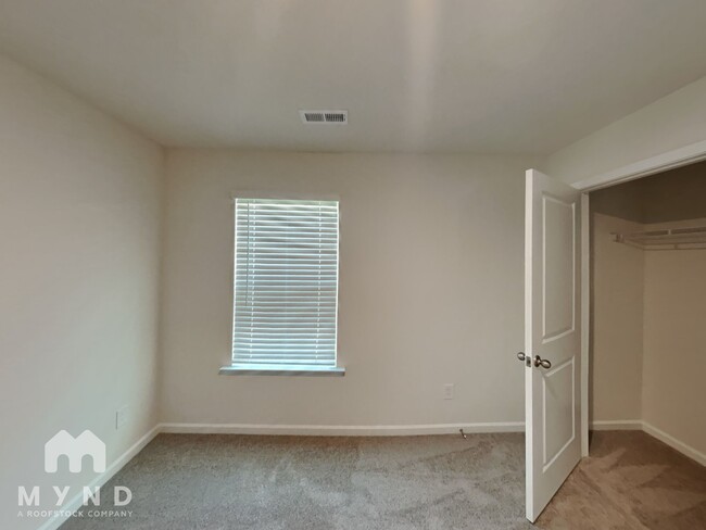 Building Photo - 553 Zermatt Ct