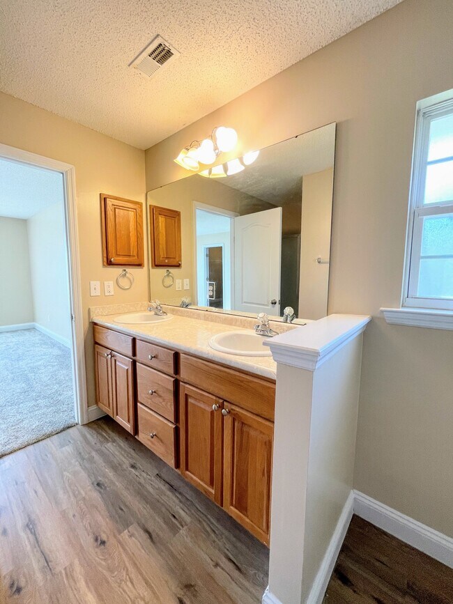 Building Photo - 29712 Robert Lee Ct