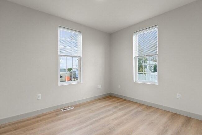 Building Photo - 39-41 August St.