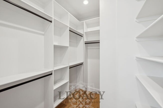 Building Photo - 1200 Phillips St